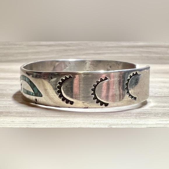 Navajo Designer Signed J Tom Sterling Silver Turquoise Inlay Cuff Bracelet - Picture 2 of 7